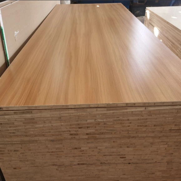 Laminat decorativ melaminat